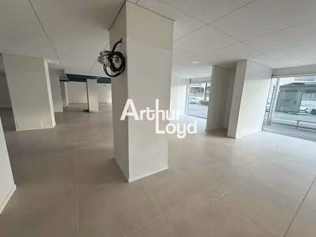 location commerce saint laurent du var 06700 394m²