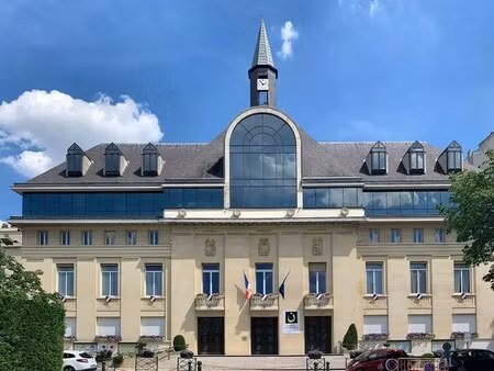 location commerce saint mande 94160 85m²
