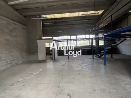 location local d'activités 300 m²