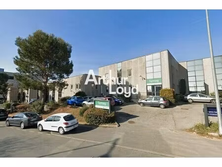 location local d'activités 481 m²