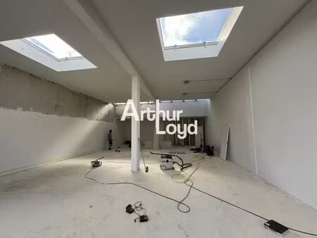 location local d'activités 195 m²