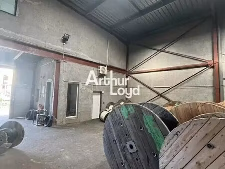 location local d'activités 281 m²