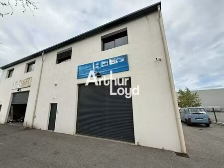 location local d'activités 290 m²
