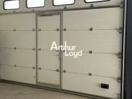 location local d'activités 170 m²