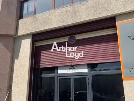 location local d'activités 530 m² à 2 955 m²