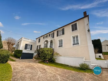 vente maison 8 pièces  250.00m²  mennecy