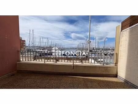 le cap d'agde  vue port  t2  terrasse et parking