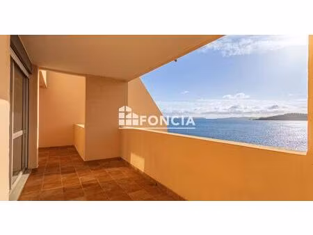 port de bormes  front de mer  vue iles d’or et cap bénat