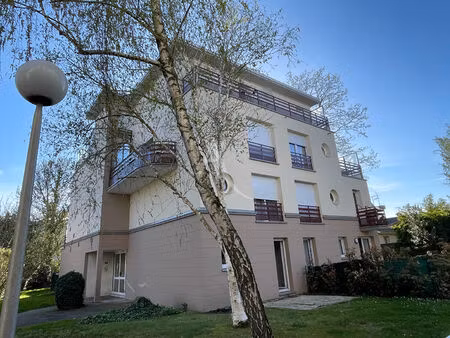 location appartement 1 pièce  30.00m²  livry