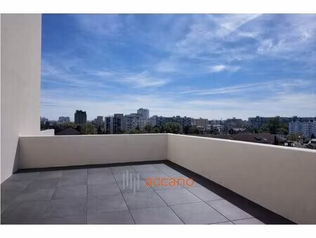 appartement familial avec terrasse panoramique au pied du métro