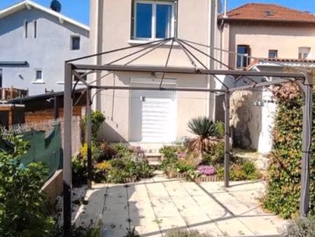 maison individuelle 66 m2 proche commerces