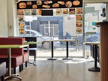 opportunité .local de restauration équipé + terrasse