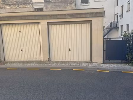 parking/ box fermé hypercentre hôtel de ville bordeaux