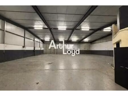vente local d'activités 878 m²