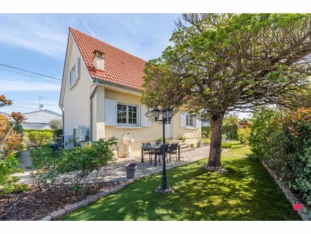 chassieu centre  maison 100 m² avec sous-sol