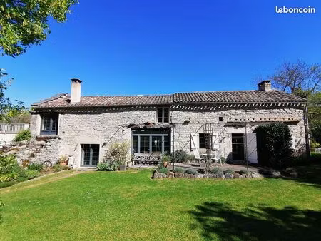 vente privée – ferme de caractère avec terrain et piscine près de caylus  tarn-et-garonne