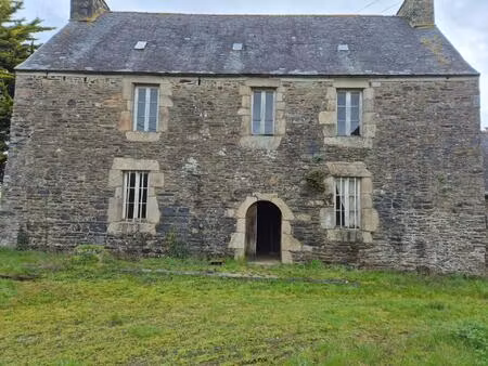 corps de ferme à rénover intégralement  fort potentiel