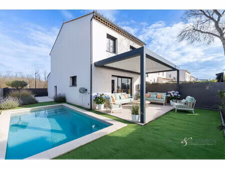 maison 4 pièce(s) 93 m2  garage - 83220 le pradet