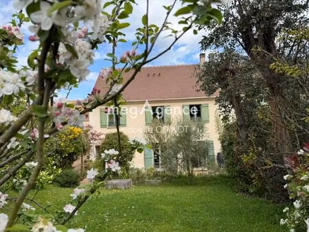 agréable maison familiale en plein cœur de thoiry yvelines