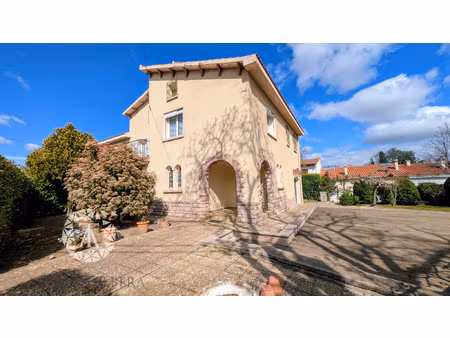 st genis grande villa 4 f construction traditionnelle