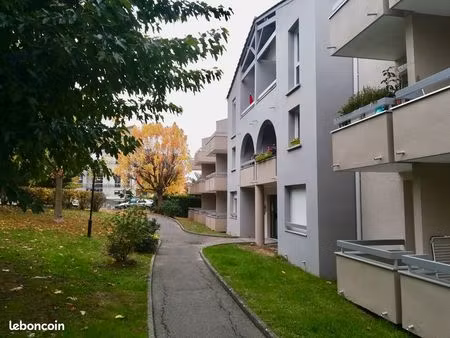 studio meuble + parking