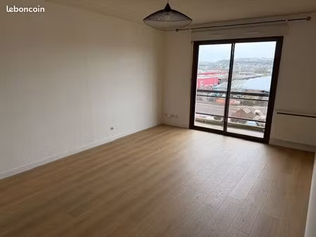 loue t2 à onet le chateau