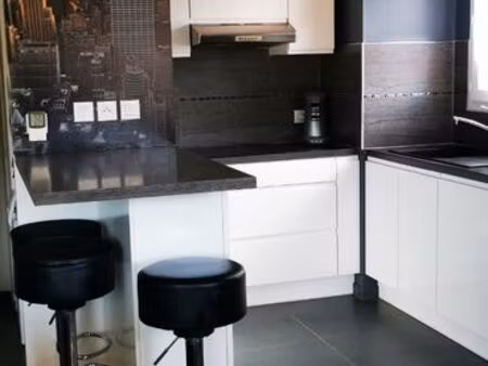 location t3 avec terrasse à solliès-pont