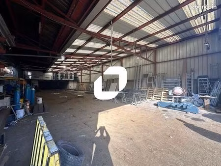 local d'activité 665 m²