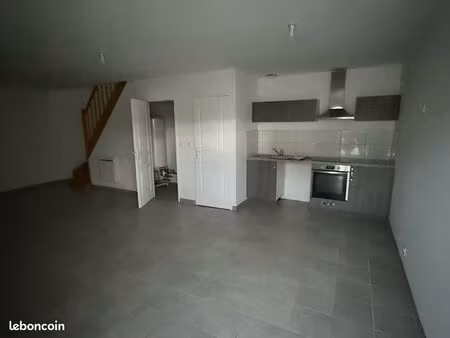 location  maison mitoyenne 80 m² t4