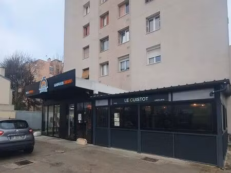 restaurant avec terrasse couverte