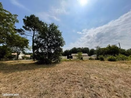 terrain 850 m² saint yzan de soudiac