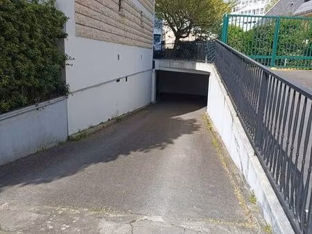 a vendre place de parking en sous-sol