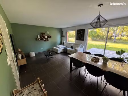 maison récente 3 chambres avec jardin