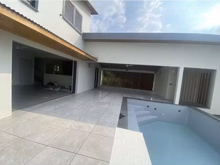 villa 5 pièces 169 m²