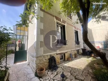 propriété 7 pièces 121 m²