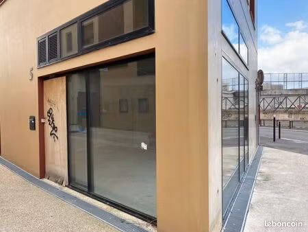 local commercial à ivry sur seine 37m2