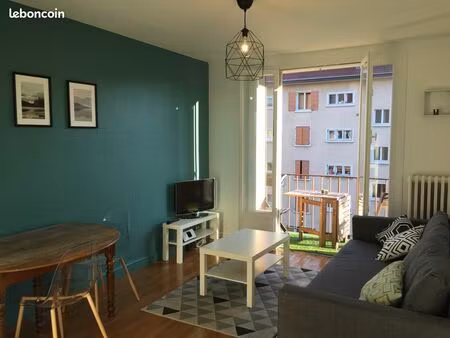 lumineux t3 meublé  rénové  proche centre – parking