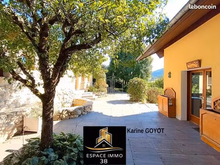 propriété 14 pièces 271 m²