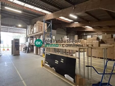vente local d'activités 913 m²