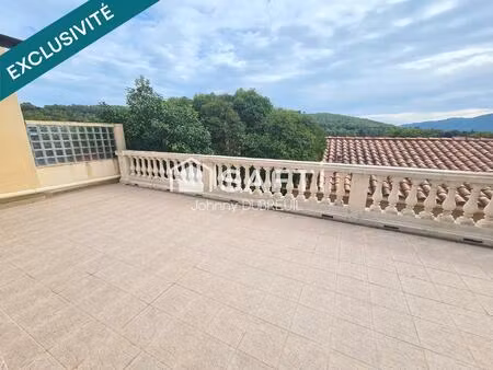 carnoules : appartement t3 avec terrasse géante de 43m2  cave privative