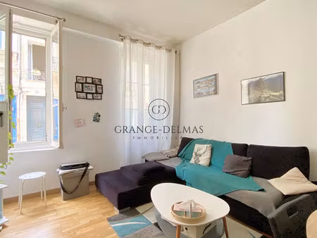 appartement avec patio - immeuble pierre - saint seurin