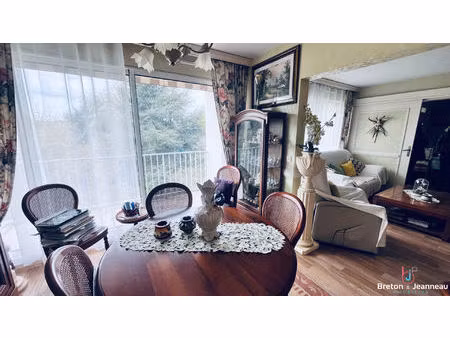 appartement avec balcons à laval