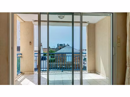 appartement 3 pièces à vendre aux sables d'olonne  secteur présidents terrasse cave garage