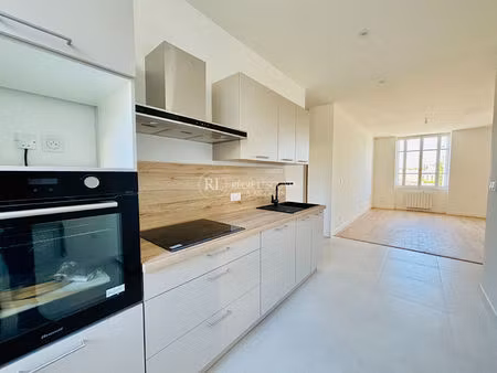 t3 entièrement rénové traversant  sans vis-à-vis