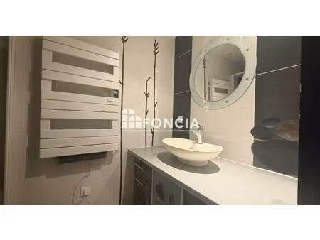 appartement t2 rénové avec locataire en place