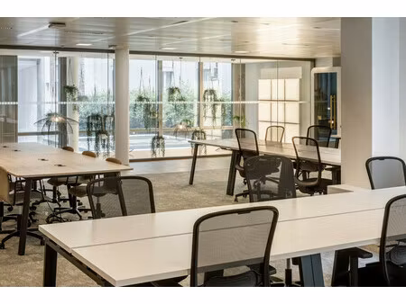 location bureaux 2 600 m²