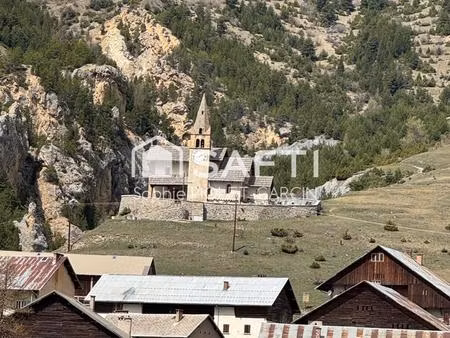 chalet de belle facture au pied d’une nature généreuse à cervières