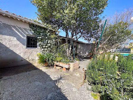 maison plein pied - jardin - calme - a rénover