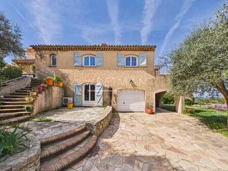 magnifique propriété provencale avec piscine et vue panoramique sur les collines - tannero
