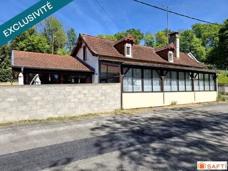 maison sur 2 niveaux  5 pièces  3 chambres  210m2 et garage